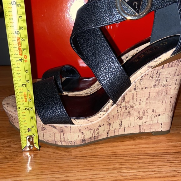 🖤💛GUESS💛🖤⭐️AUTHENTIC ⭐️ - Picture 9 of 11